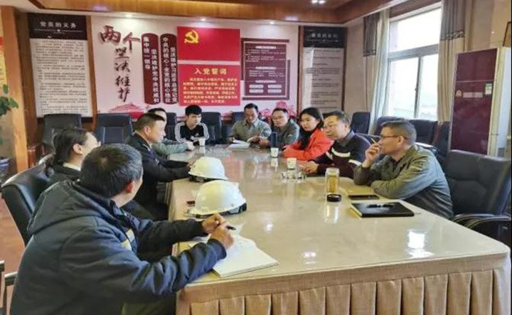 ��ú������˾���ع����г�ȡ����ͻ���׵�˳���ֳɳ��ڰͻ�˹̹