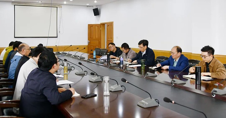 ��ú��k8��������Ӯ�ң����ŵ�ί����ǡ��ܾ����߽���һ�е���ά���Ŷ�������