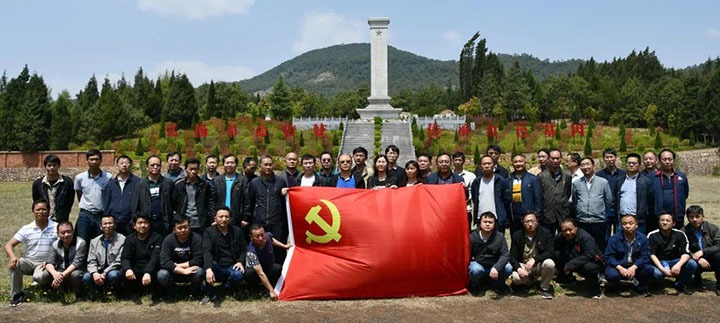 �����������ܡ���ά���š����Ը���������Ϊ���졡�ƶ���ҵ����������ʵ