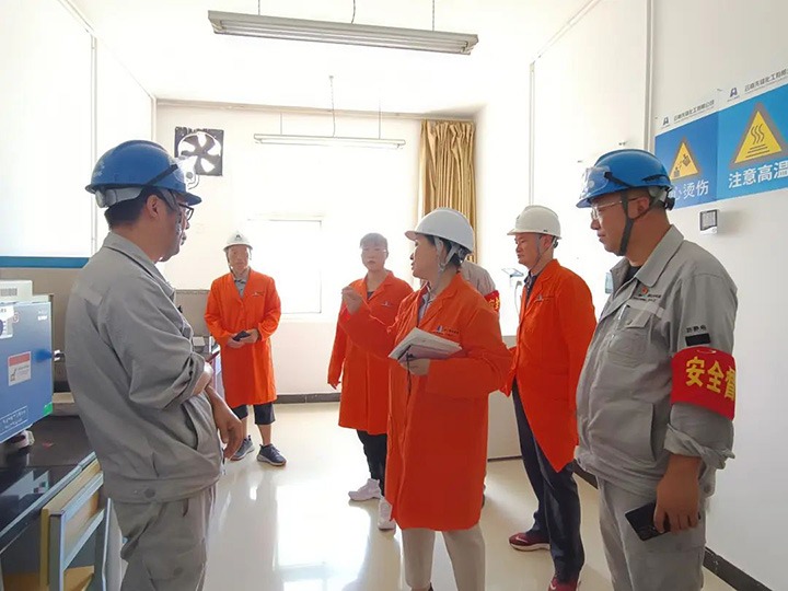 ����Ѷ���ȷ滯��Σ�ջ�ѧƷ��������֤��֤��ҵ֤�������Ʒ����ΪAA����½��ú������ί���Ͽ�չ�˶�������úҵ���ｨ����Ŀ����