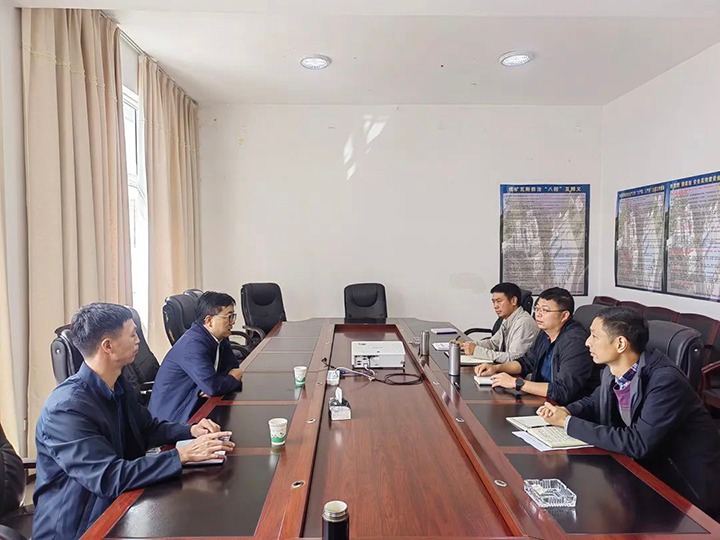 ��ר���ж������ŵ�ίίԱ�����ܾ������ܹ���ʦʩ��ΰ����ƽ���ǹ�˾��չ�������鶽��