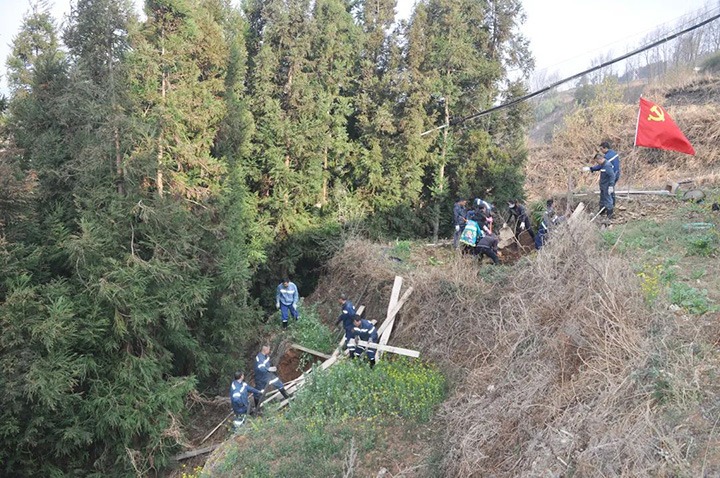 ����Ѷ��½��ú��˾��ί��չ���⵳��ʵ���˶�