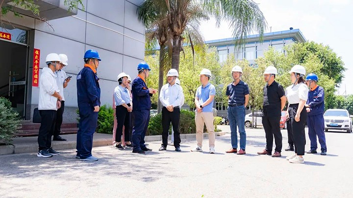 ����ú��Ѷ������ݹ��žֵ��⻯�����ֹ�˾���У���úҵ��˾��չ����������񷨵���顱�����˶�������úҵ��˾��չ��Ѫ�˶�