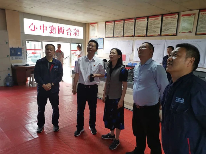 �������������ú��k8��������Ӯ�ң����ŵ�ίίԱ�������ܼ�Ī����һ�е��Ľǵ�ú��չ�����������