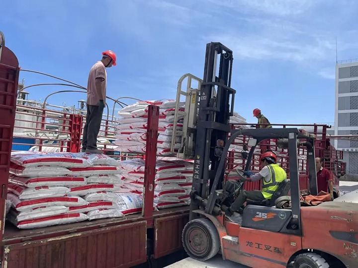 ����ú��Ѷ���⻯�����ֹ�˾1200�ֺ�Ӻ츴�Ϸʳ������Σ���ú��������֧�����Ͽ�չ���⵳���˶�������ú̿���ѹ�������ά���ͱ���