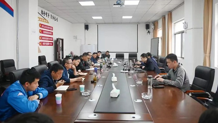 ��������顿���ҿ�ɽ�����������Ͼ�ִ��һ����½��ú��˾�������������������