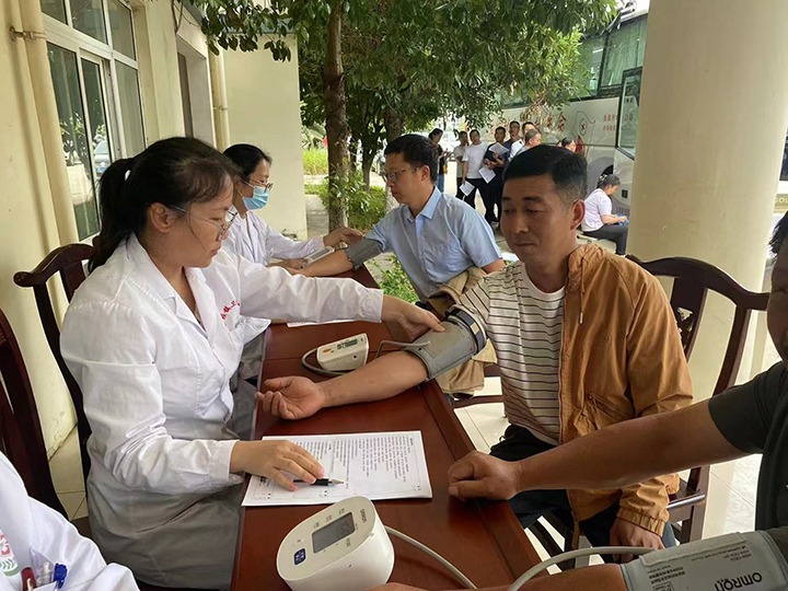 �԰���֮��  ����Ѫ֮Լ ���ú��˾������չ�޳���Ѫ�˶�