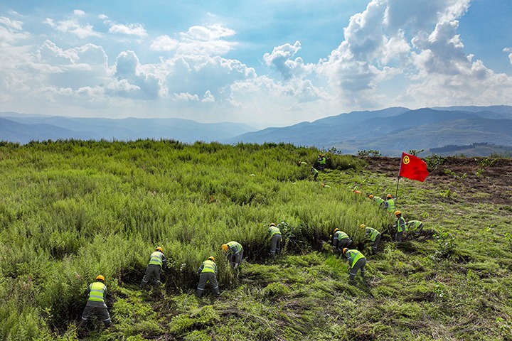 ������ָ��Ļ��Ӣ�ۡ��� �ȷ�úҵְ���Ժ�ˮ����������������ҵ����������ͼ