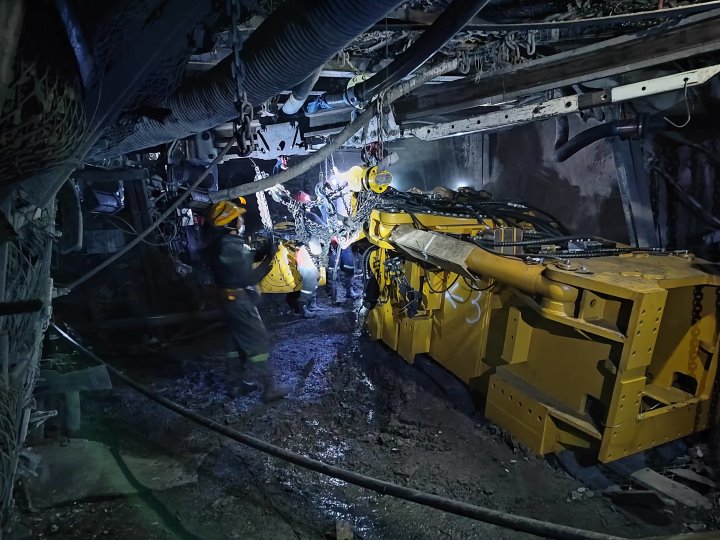 ����úҵ��˾�ֳɽ�60�ִ��;���������¾�