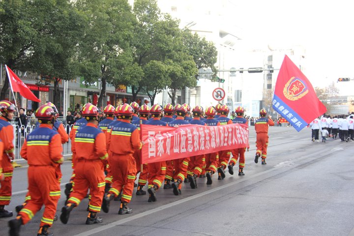 Ԫ���������ߡ��ϵĳ�ɫ���� ��Դ�ӻ�������������