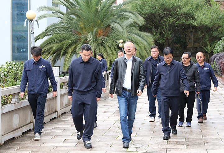 4 了解职工办公及生活区域情况.jpg 4 了解职工办公及生活区域情况.jpg