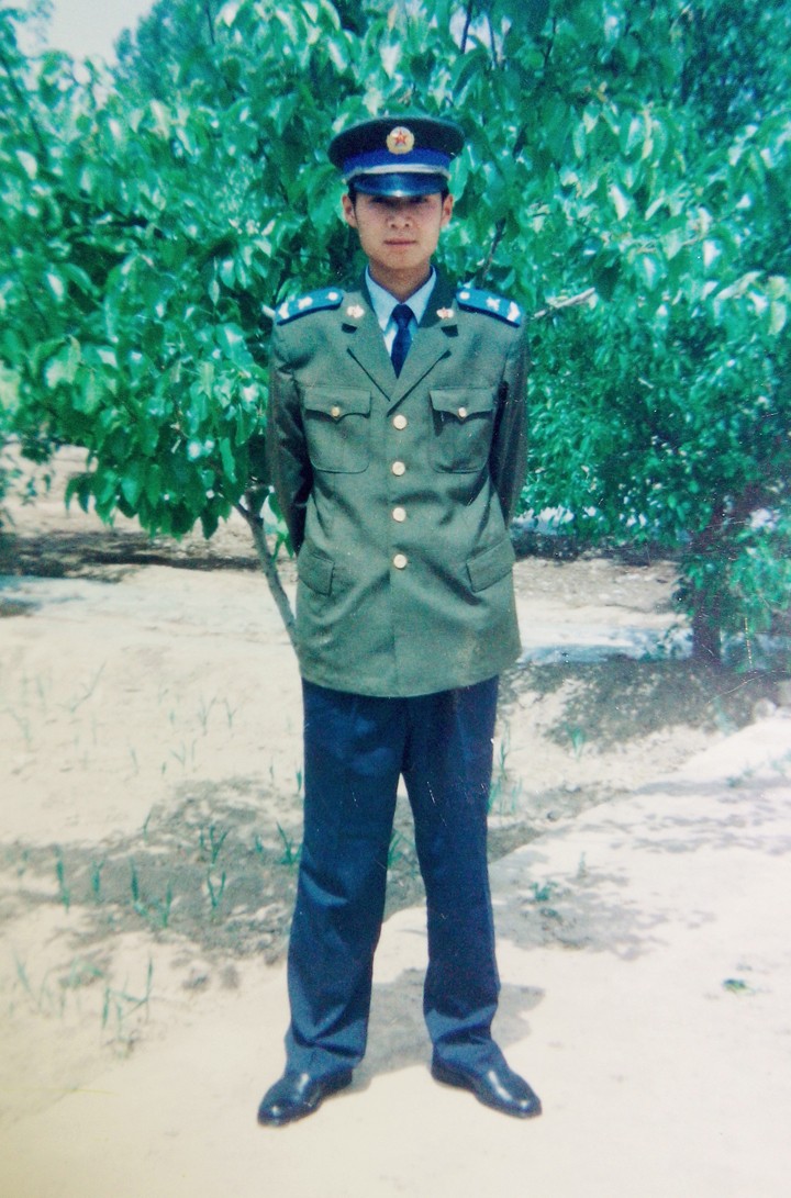10.赵杰在队列照片.jpg 10.赵杰在队列照片.jpg